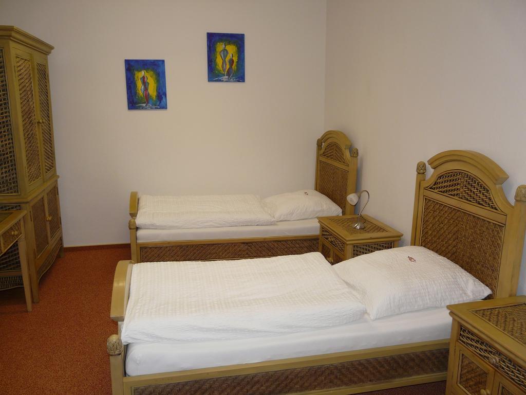 Burg Stargard Hotel Kreuzbruchhof חדר תמונה